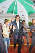 Amitabh Bachchan promotes Aarakshan on the sets of X Factor India in Filmcity, Mumbai on 19th July 2011 (46).JPG